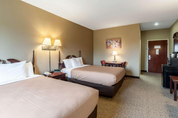 Econo Lodge Inn & Suites Middletown image 10
