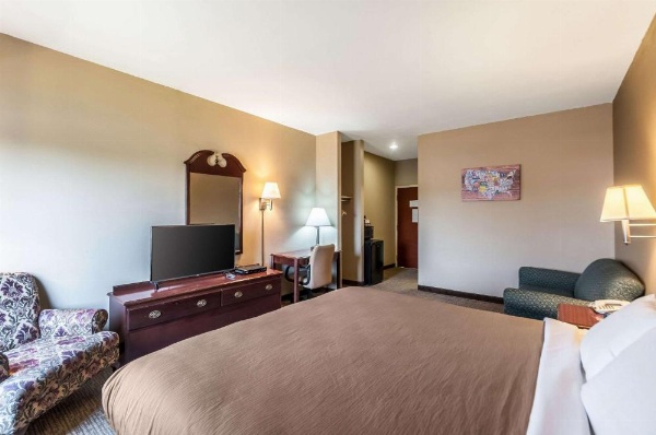 Econo Lodge Inn & Suites Middletown image 12