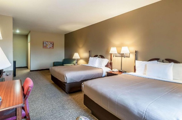 Econo Lodge Inn & Suites Middletown image 20