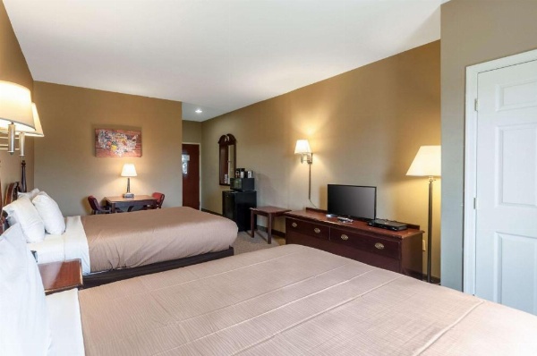 Econo Lodge Inn & Suites Middletown image 9