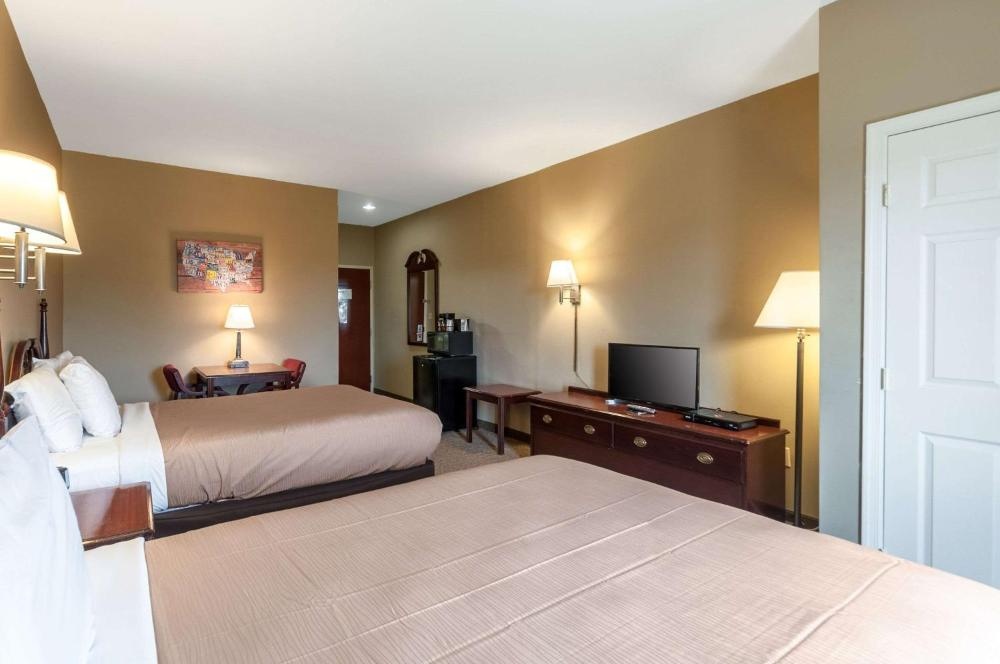 Econo Lodge Inn & Suites Middletown